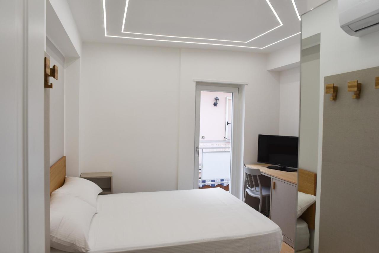 Palazzotto 902 Bed & Breakfast โครโตเน ภายนอก รูปภาพ